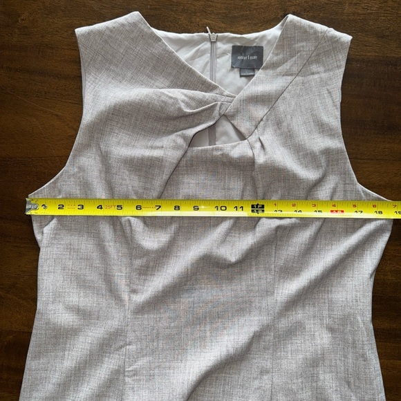 August 1 Eight Gray / Tan Sleeveless Lined Sheath Dress Twist at Neck Career L - Picture 9 of 11